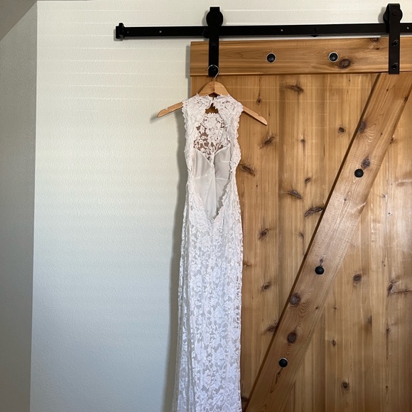 Grace Loves Lace Wedding Dress (1) - Picture 12 of 14